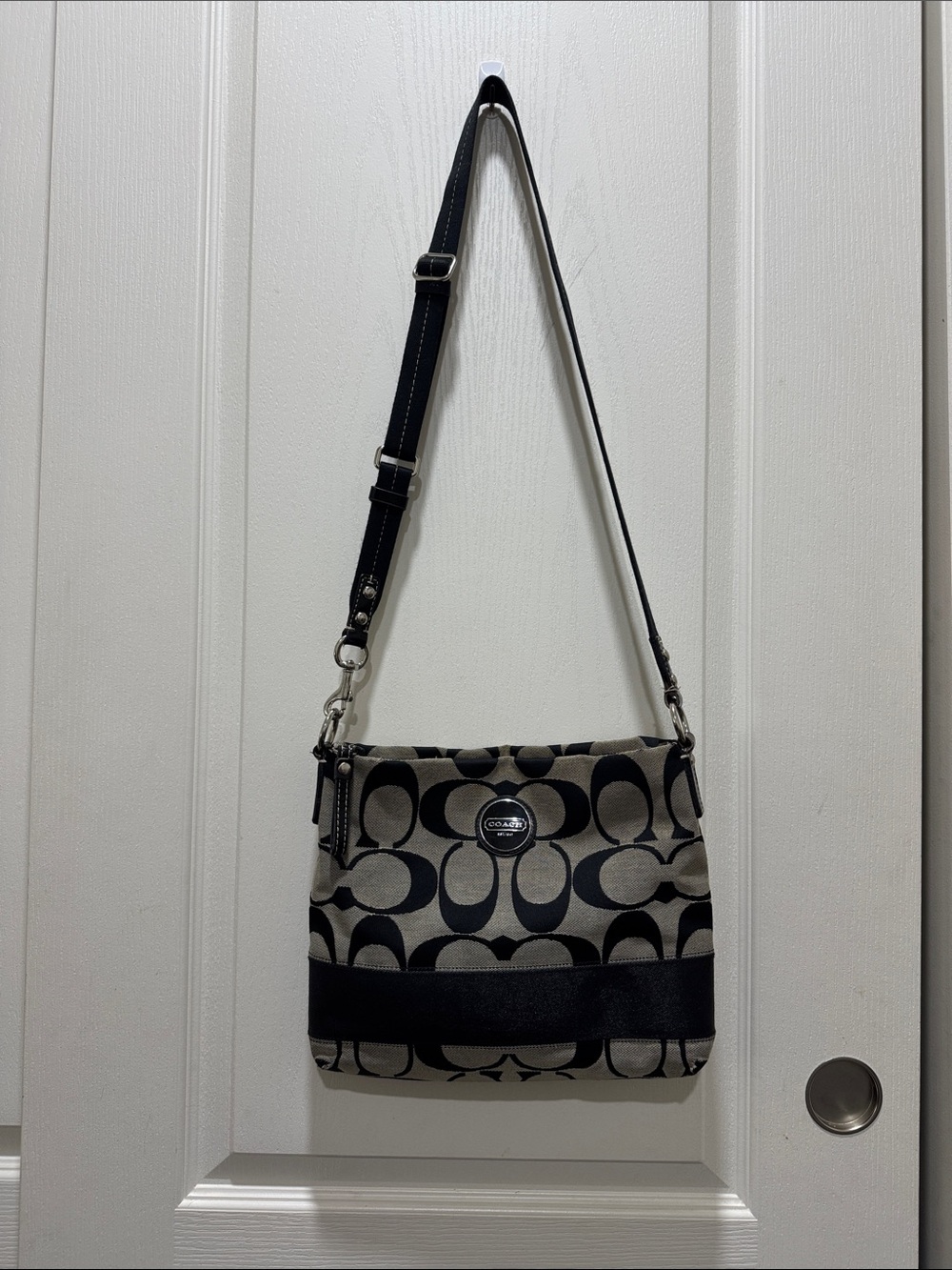 Coach Signature C Canvas Crossbody Bag Black Khaki Small Zip Purse